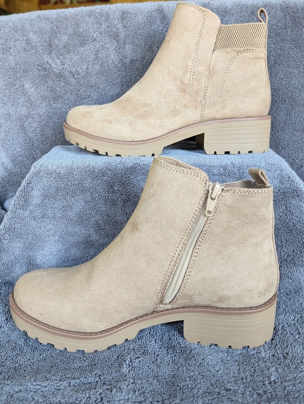 Sun + Stone Women's Suede Ankle Booties Size 8 Beige Chelsea Lug Sole Like New